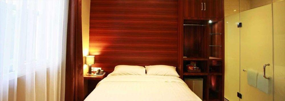 מדאן The Batik Hotel מראה חיצוני תמונה