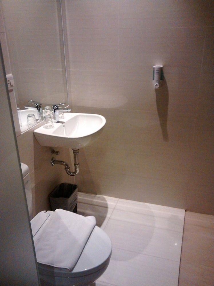 מדאן The Batik Hotel מראה חיצוני תמונה
